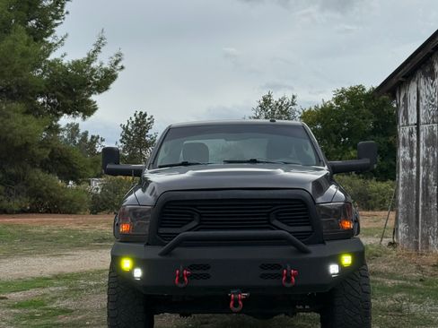 Used 2014 RAM 2500 Tradesman w/ Chrome Appearance Group image 2