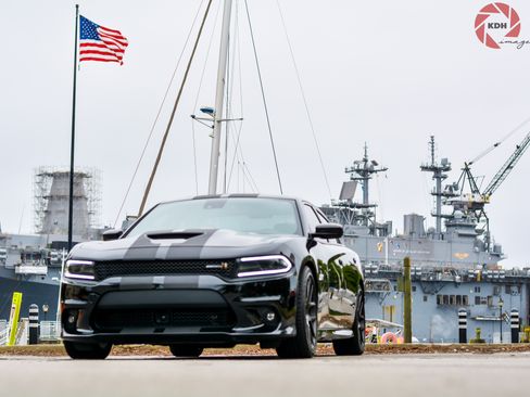 Used 2016 Dodge Charger R/T Scat Pack w/ Technology Group RWD image 1