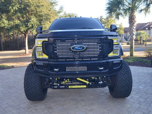 Used 2022 Ford F450 Platinum w/ Camper Package image 5