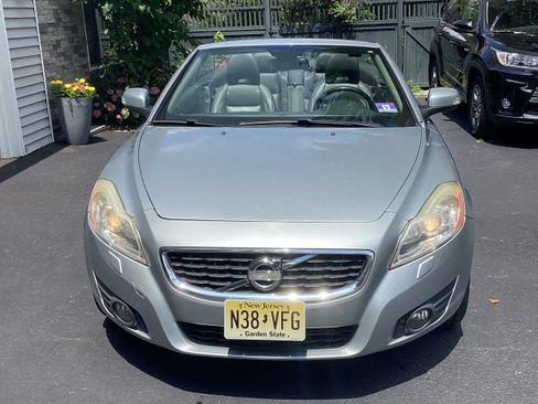 Used 2013 Volvo C70 T5 FWD image 2