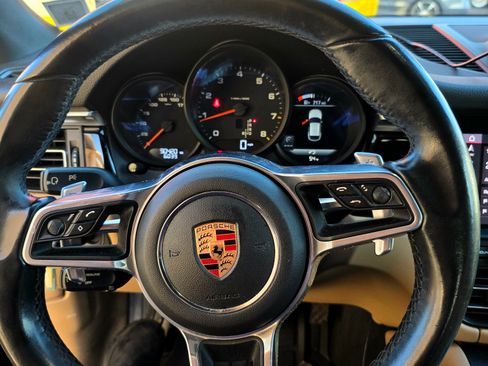 Used 2020 Porsche Macan image 19
