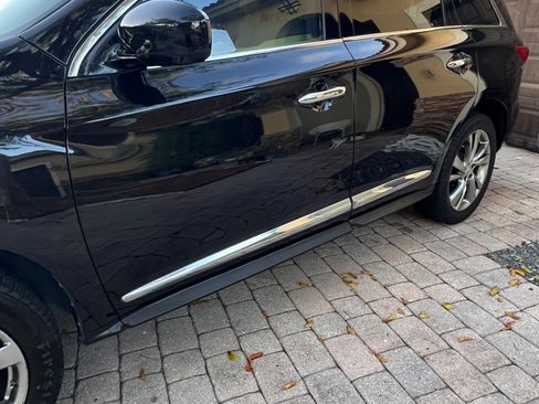 Used 2013 INFINITI JX35 FWD w/ Premium Pkg image 5