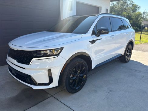 Used 2023 Kia Sorento SX image 2