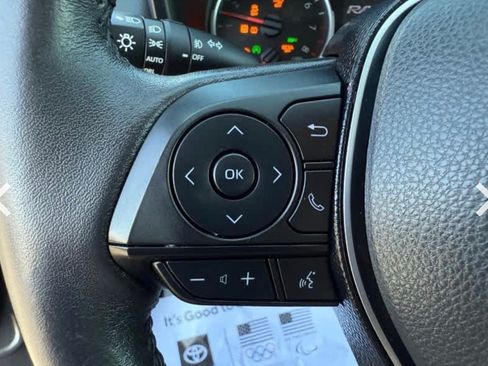 Used 2021 Toyota RAV4 XLE image 18