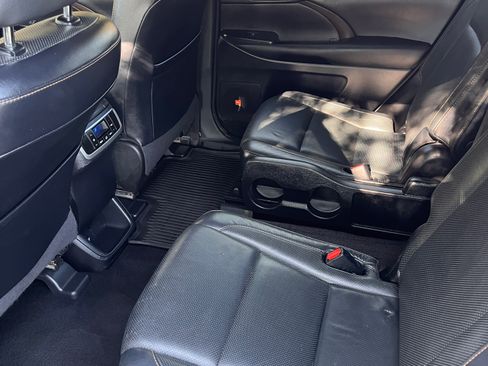 Used 2016 Toyota Highlander Limited AWD/4WD image 16