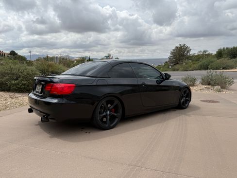 Used 2011 BMW 335i Convertible image 8