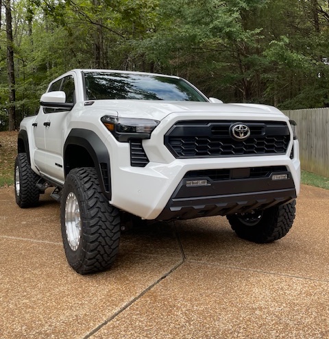 Used 2026 Toyota Tacoma TRD Off-Road w/ TRD Off Road Upgrade Package AWD/4WD image 2