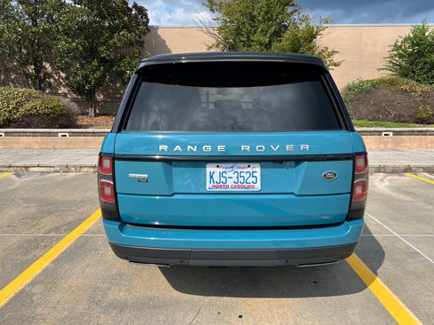 Used 2021 Land Rover Range Rover Autobiography Fifty Edition image 8