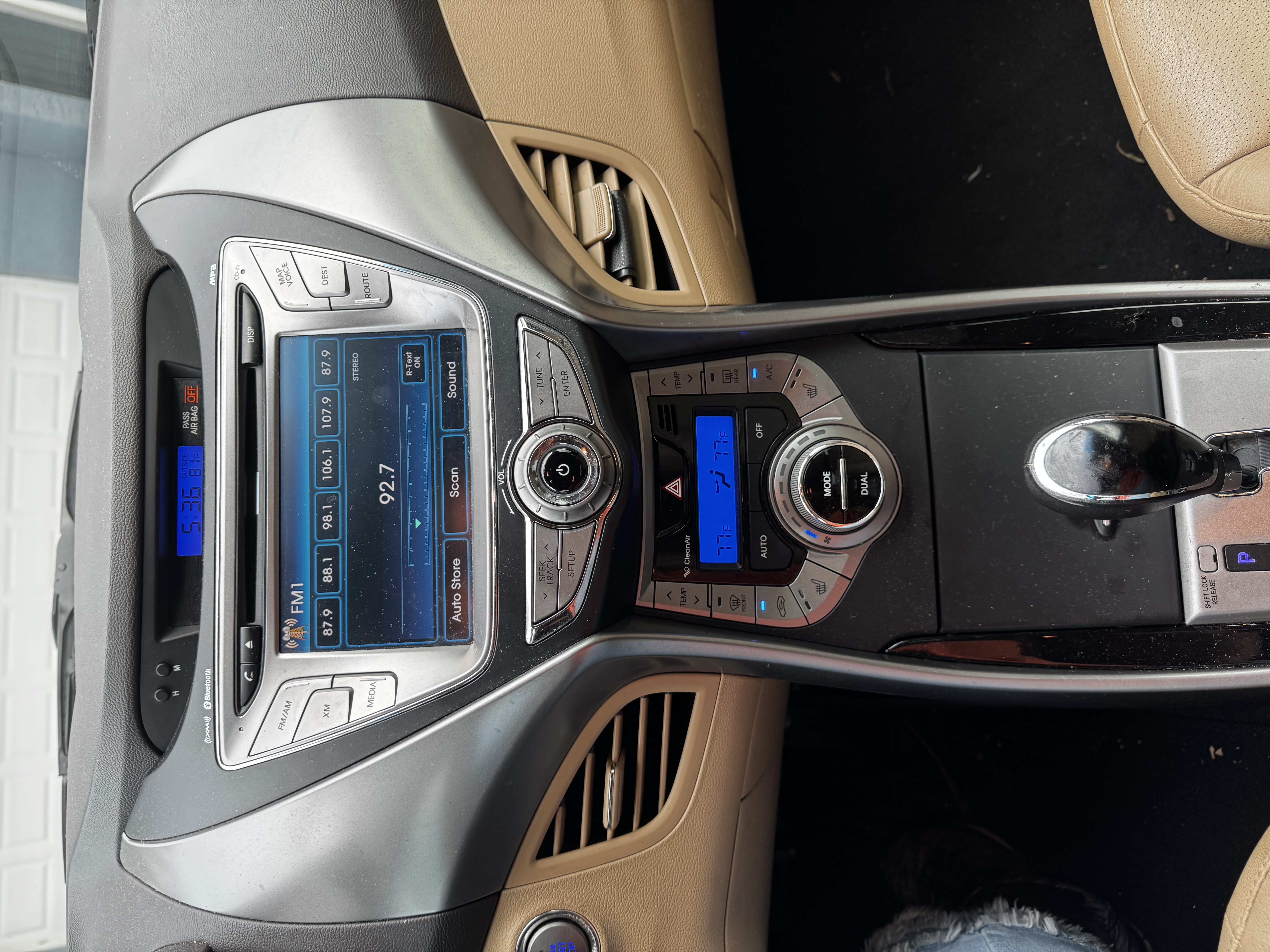 Used 2013 Hyundai Elantra Limited w/ Technology Pkg FWD image 12