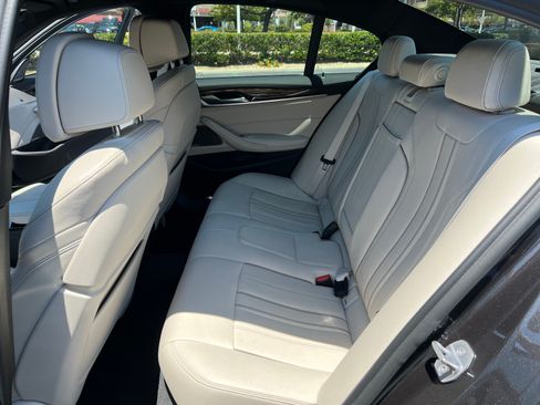 Used 2018 BMW M550i xDrive w/ Driving Assistance Package image 16