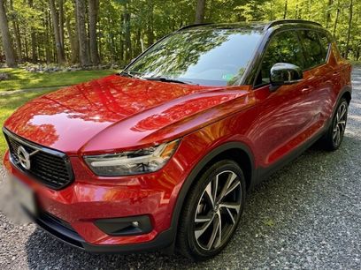 Used 2020 Volvo XC40 T5 R-Design