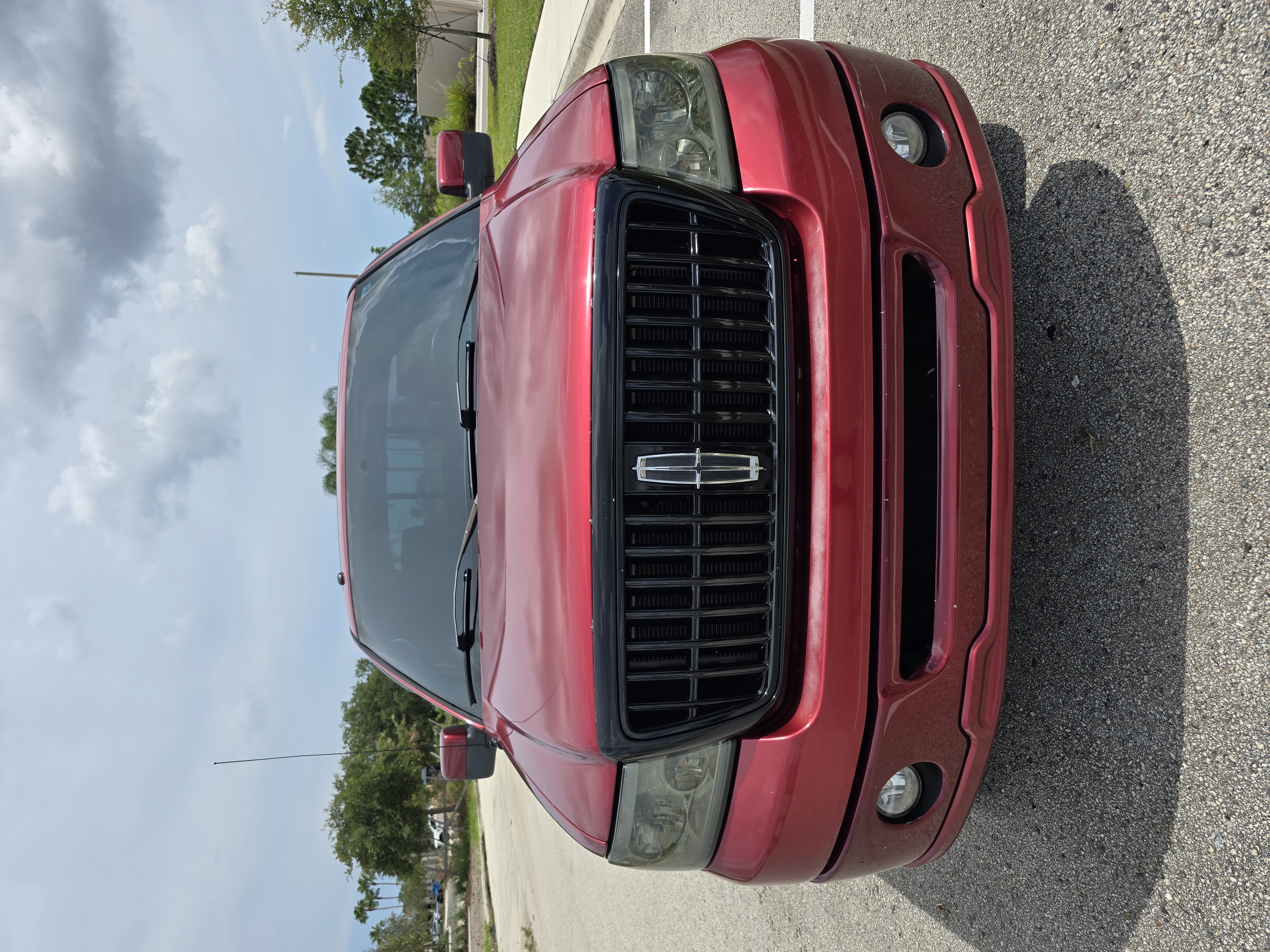 Used 2008 Lincoln Mark LT 4x4 image 2