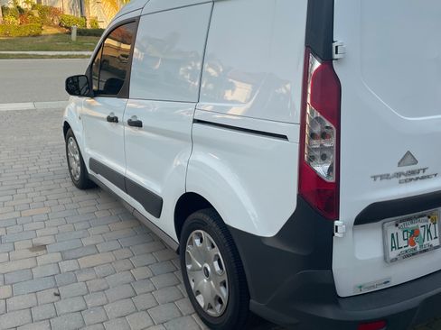 Used 2018 Ford Transit Connect XL image 2