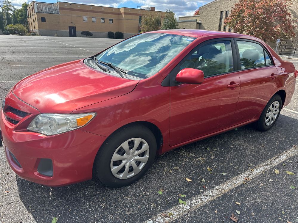 Used 2011 Toyota Corolla LE FWD image 1