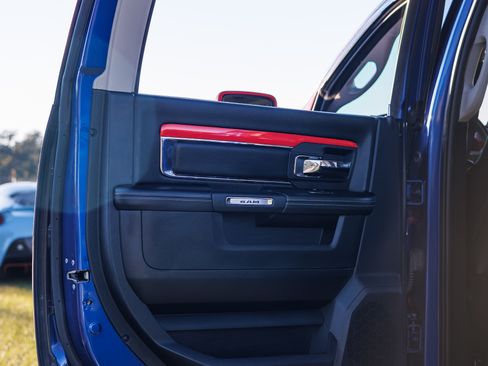 Used 2016 RAM 1500 Laramie w/ Convenience Group image 6