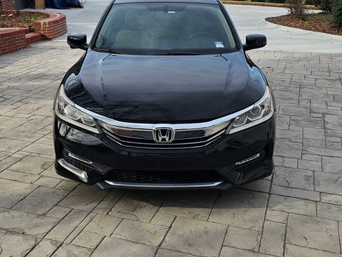 Used 2016 Honda Accord EX-L image 2