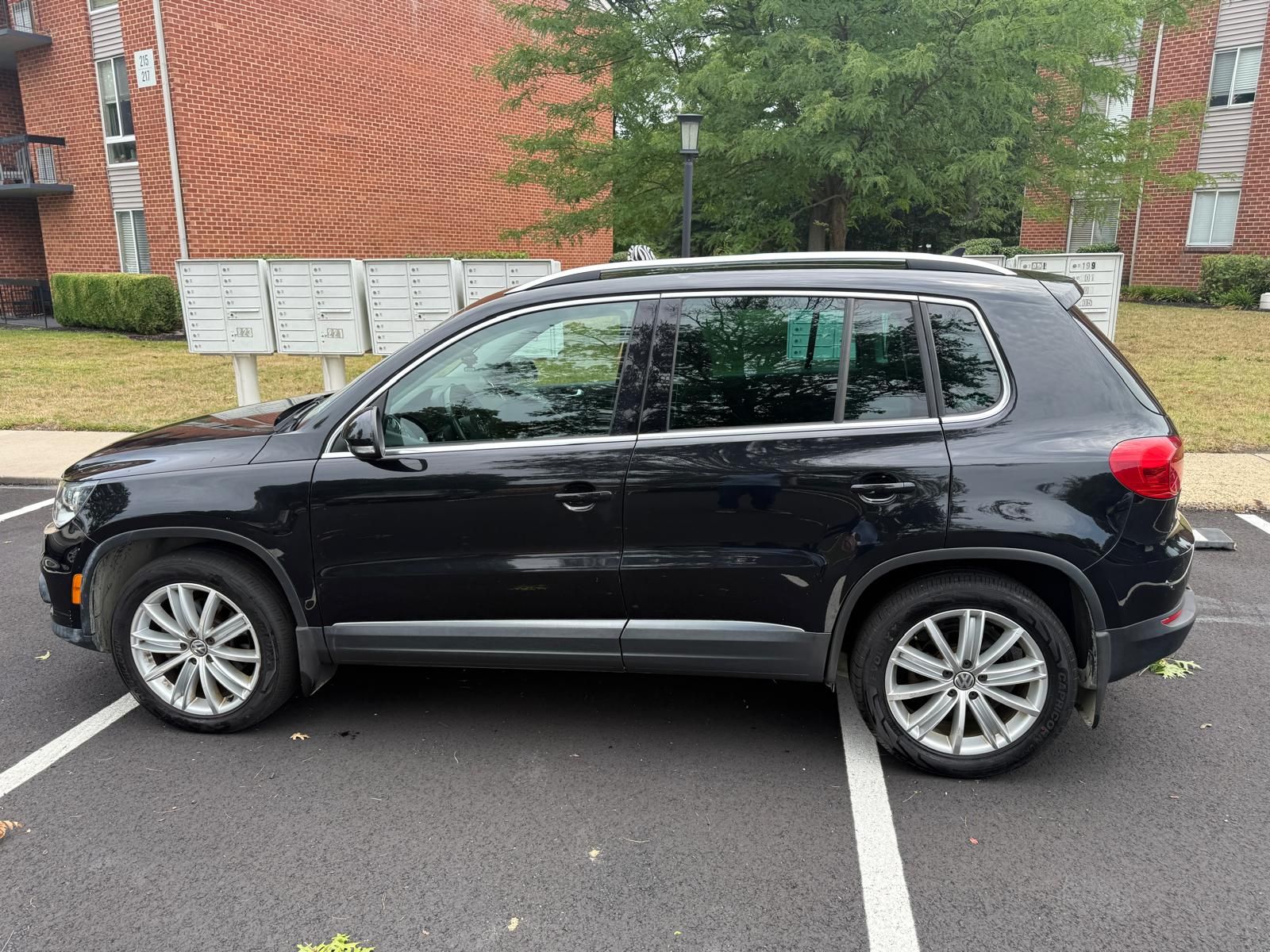 Used 2015 Volkswagen Tiguan SEL AWD/4WD image 4