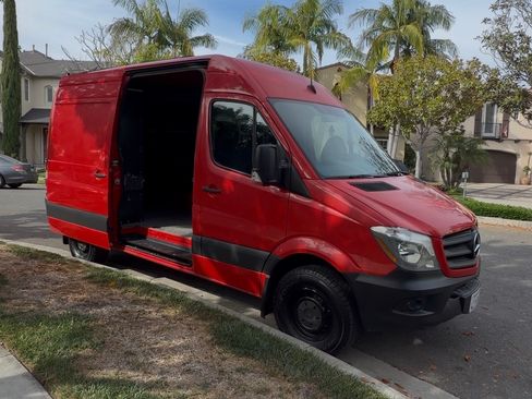 Used 2017 Mercedes-Benz Sprinter 2500 image 11