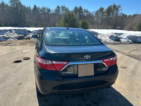 Used 2017 Toyota Camry XLE w/ Moonroof Package image 4