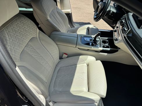 Used 2018 BMW 750i xDrive AWD/4WD image 4