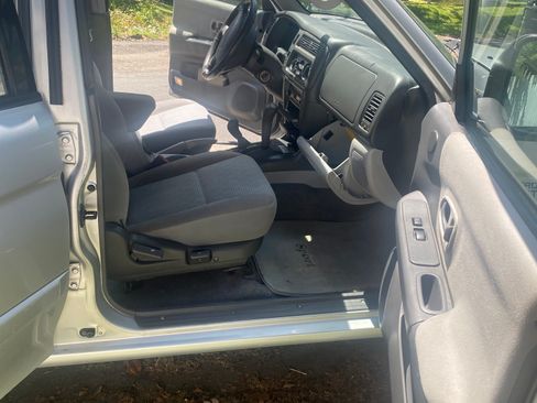 Used 2003 Mitsubishi Montero Sport XLS AWD/4WD image 8