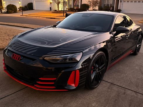 Used 2023 Audi RS e-tron GT image 27