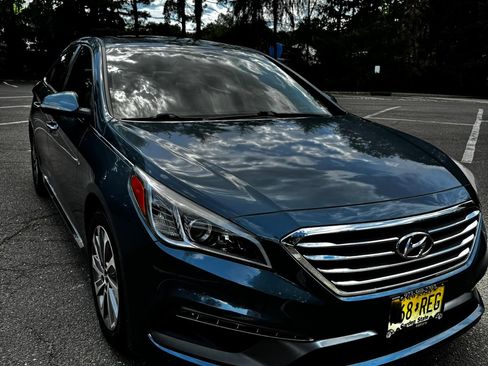 Used 2017 Hyundai Sonata Sport w/ Value Edition Package 02 FWD image 2