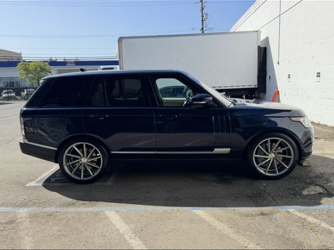 Used 2016 Land Rover Range Rover HSE image 4