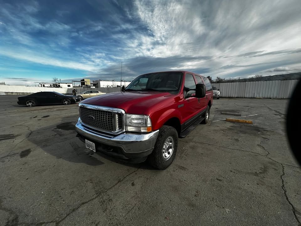 Used 2001 Ford Excursion XLT AWD/4WD image 1