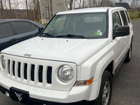 Used 2015 Jeep Patriot Sport w/ Power Value Group image 2