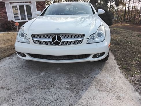 Used 2007 Mercedes-Benz CLS 550 CLS 550 Coupe 4D image 2