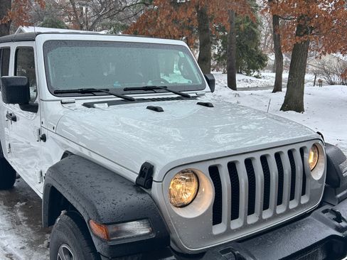 Used 2022 Jeep Wrangler Unlimited Sport image 2