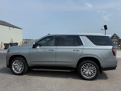 Used 2024 Chevrolet Tahoe Premier w/ Premium Package 2 AWD/4WD image 31