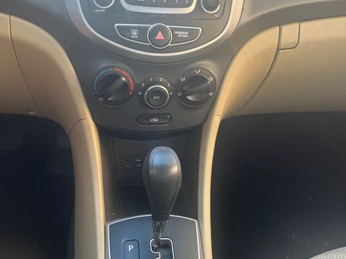 Used 2014 Hyundai Accent GLS image 15