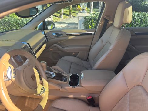 Used 2014 Porsche Cayenne S image 14