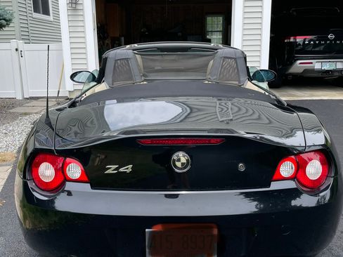 Used 2005 BMW Z4 2.5i image 5