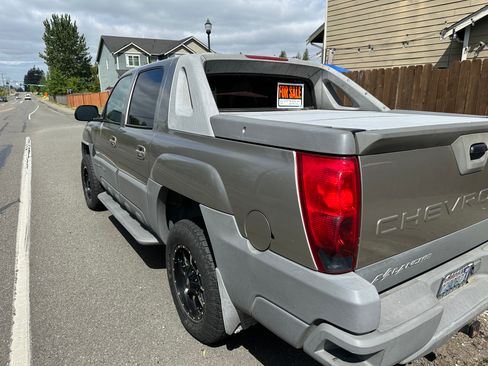 Used 2002 Chevrolet Avalanche 2500 RWD image 10