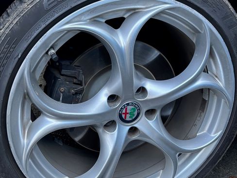 Used 2018 Alfa Romeo Giulia Ti Sport w/ Quick Order Package 22U Sport image 28