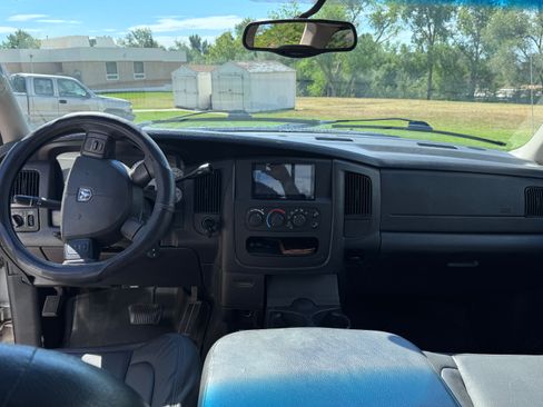 Used 2005 Dodge Ram 1500 Truck SLT AWD/4WD image 11
