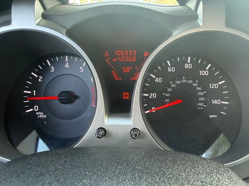 Used 2011 Nissan Juke SV image 15