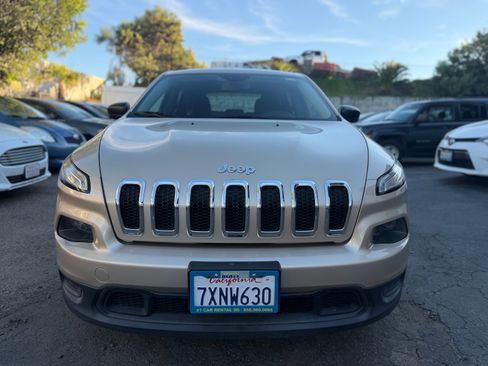 Used 2015 Jeep Cherokee Sport image 2