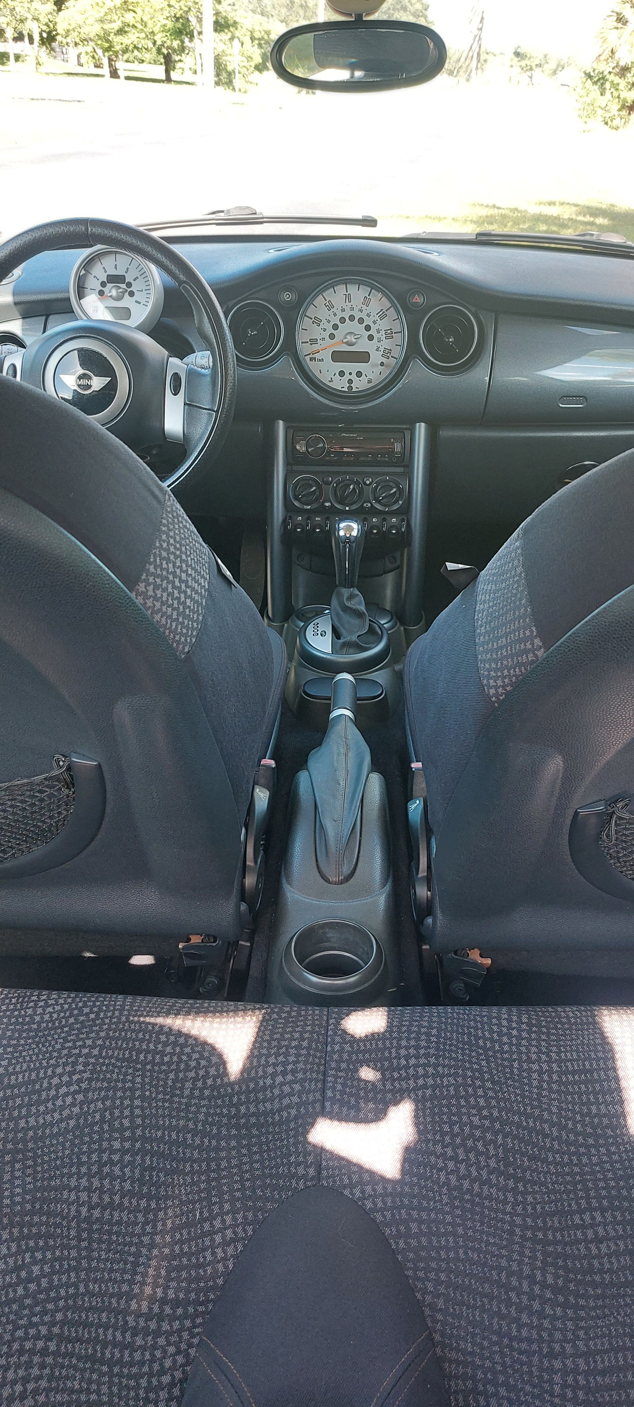 Used 2004 MINI Cooper Hardtop FWD image 13
