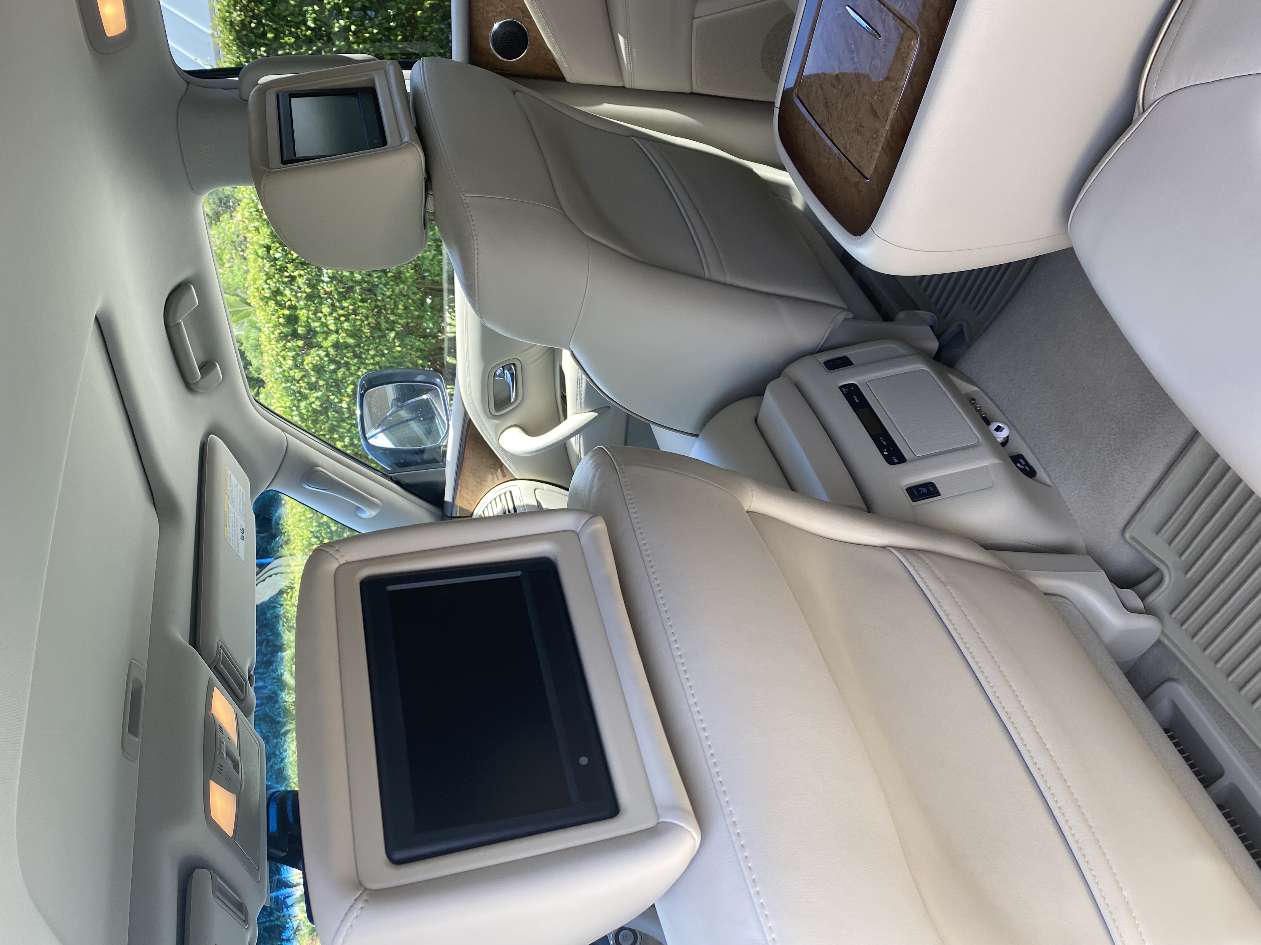 Used 2014 INFINITI QX80 4WD w/ Theater Package image 12