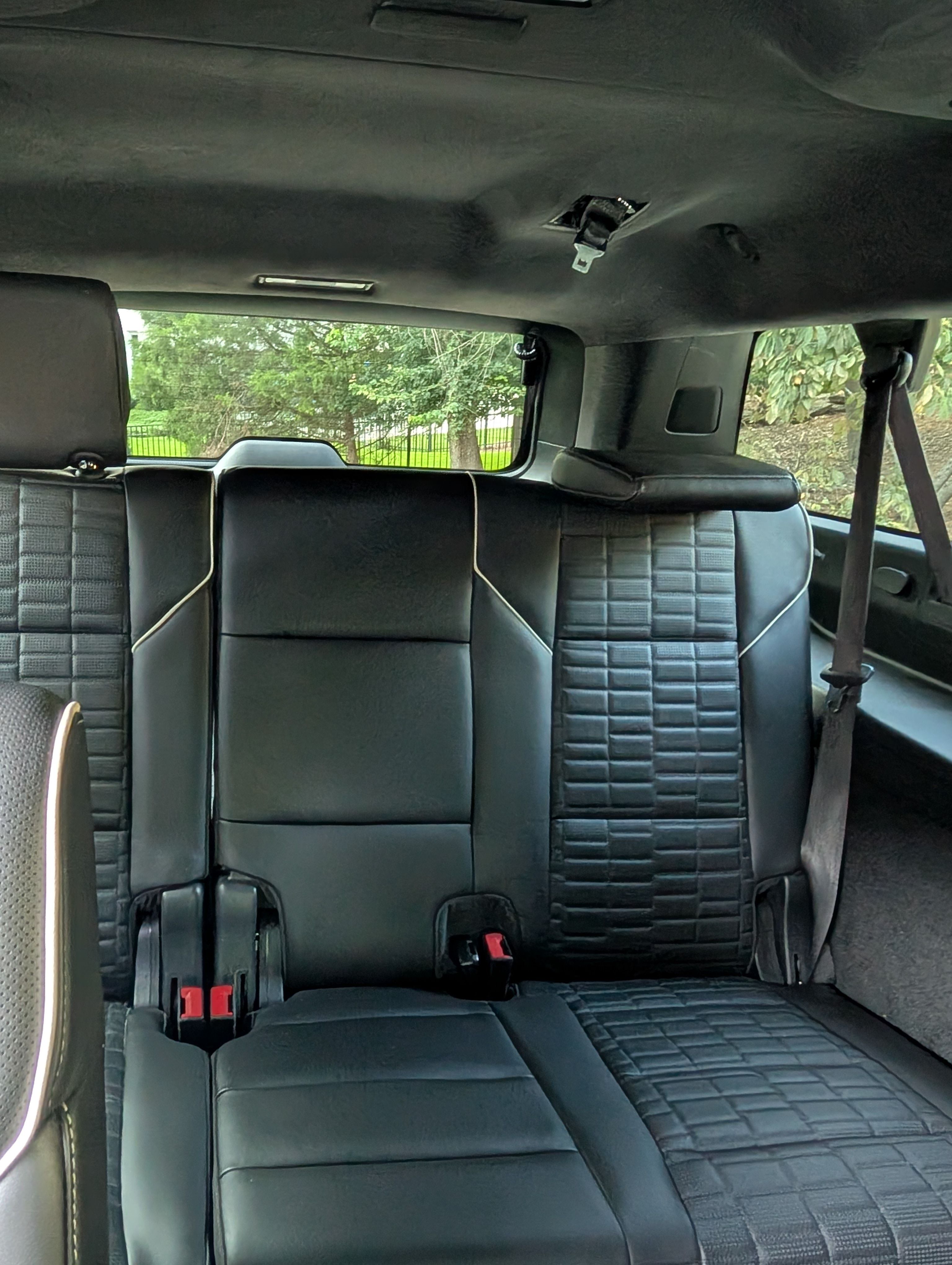 Used 2022 Cadillac Escalade ESV Premium Luxury Platinum w/ Heavy-Duty Trailer Package RWD image 9