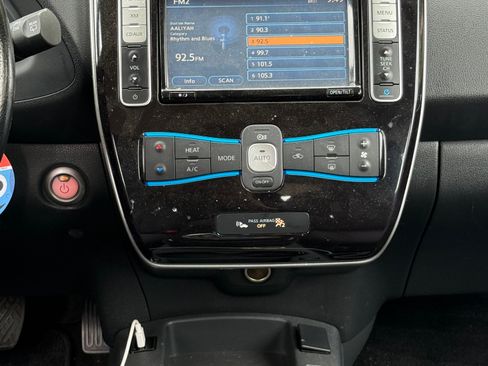 Used 2013 Nissan Leaf SV w/ LED & Quick Charge Pkg FWD image 11