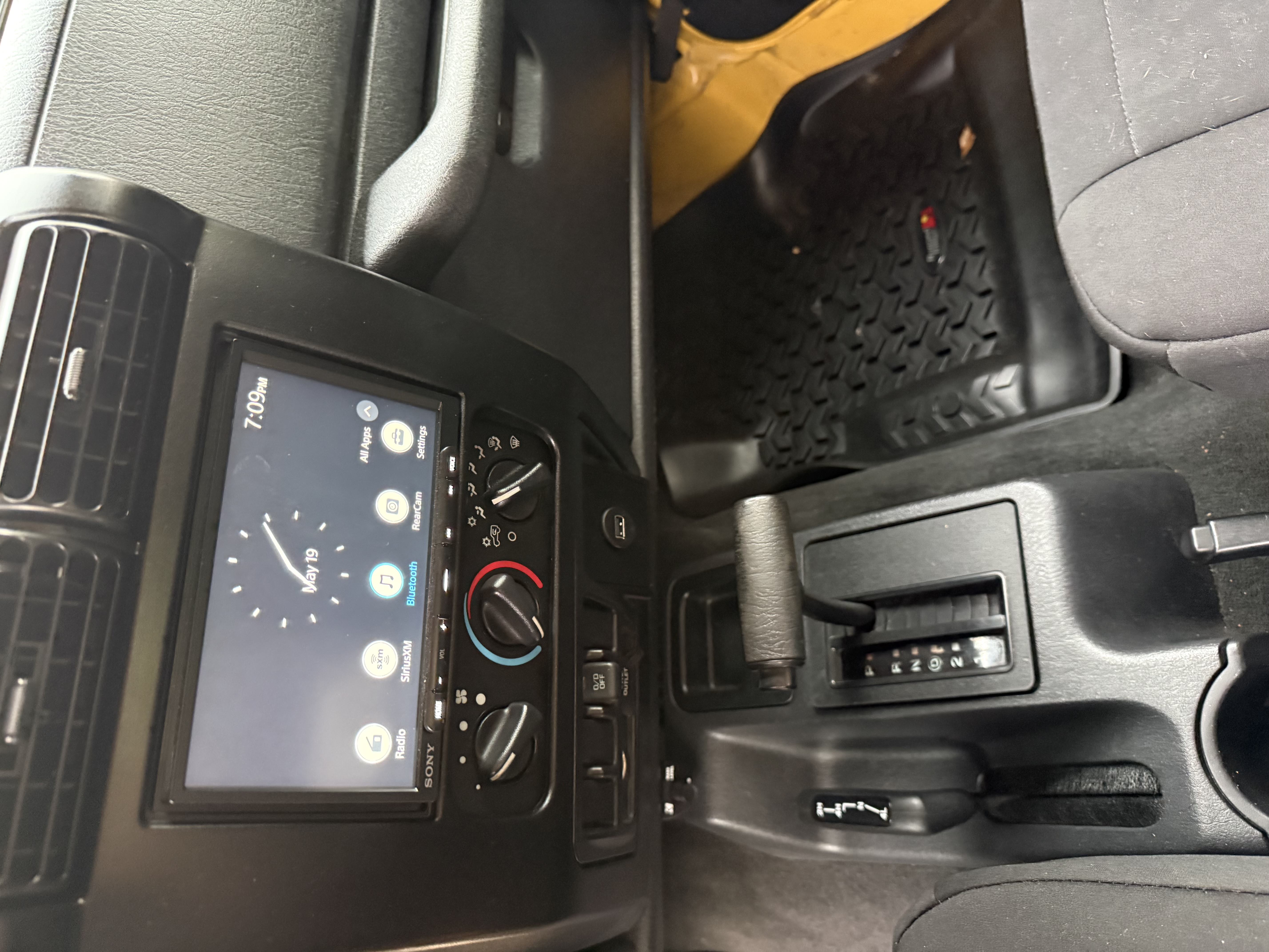Used 2004 Jeep Wrangler SE AWD/4WD image 14