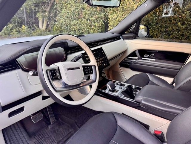 Used 2023 Land Rover Range Rover SE AWD/4WD image 10