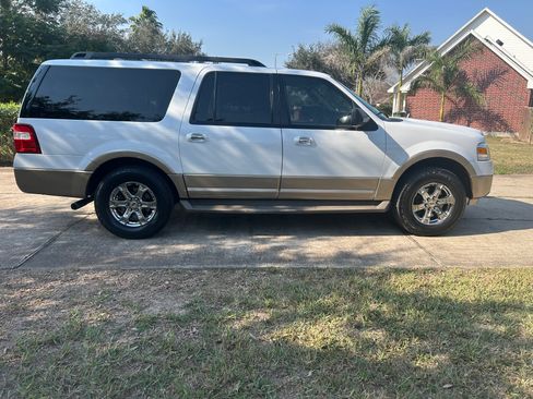 Used 2014 Ford Expedition EL XLT w/ Equipment Group 202A image 15