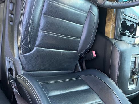 Used 2017 GMC Yukon Denali RWD image 12