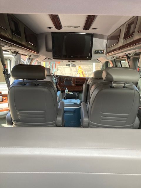 Used 2010 Chevrolet Express 1500 w/ Preferred Equipment Group RWD image 11